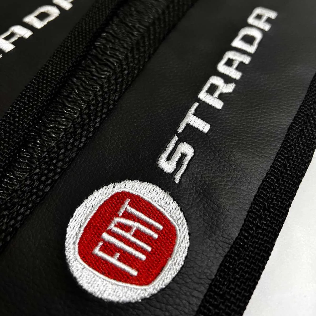 TAPETE BORRACHA PREMIUM STRADA 2020 A 2024 3 PEÇAS (CABINE DUPLA)